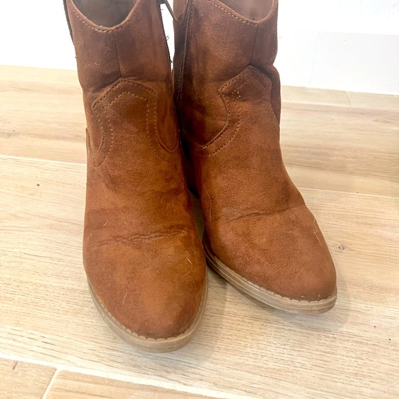 Cow Print Western Booties - Picture 4 of 4